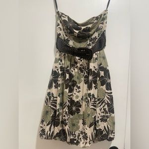 NWT Fiora Strapless Dress with Belt - Small